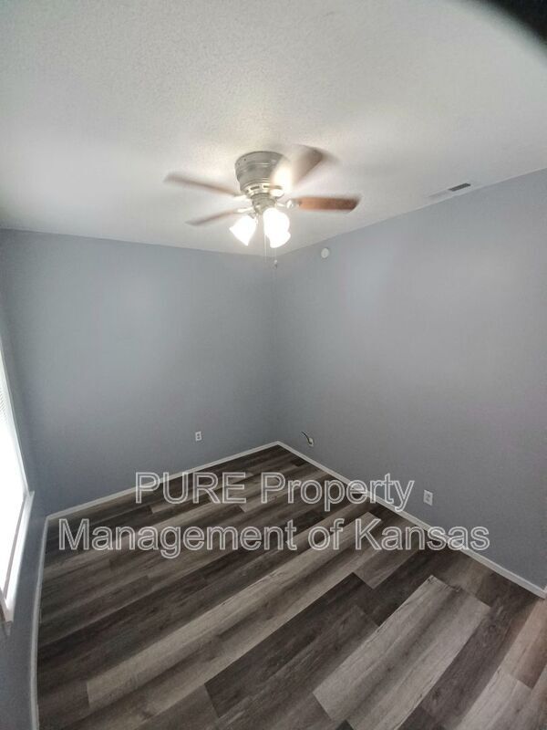 Building Photo - 416 NE Lime St