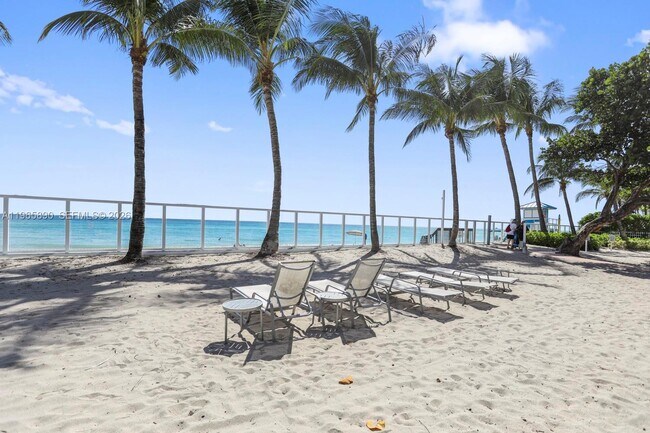 Foto del edificio - 3000 S Ocean Dr