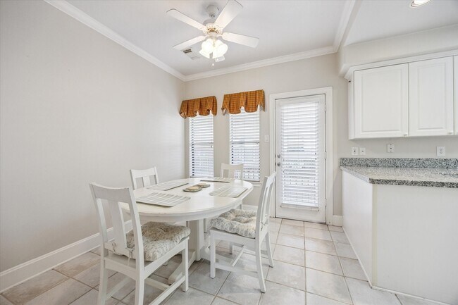 Foto del edificio - 2422 Dorrington St