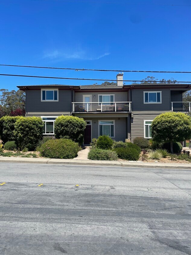 505 Avenue Alhambra, El Granada, CA 94018 Townhome Rentals in El