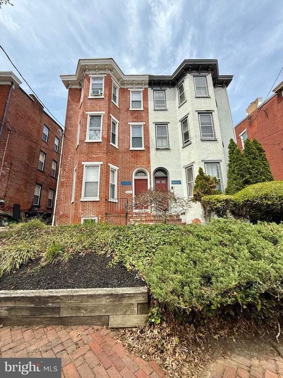 Primary Photo - 1417 N Harrison St