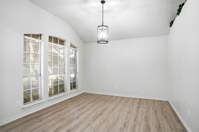 Building Photo - 7103 Greenspoint Dr