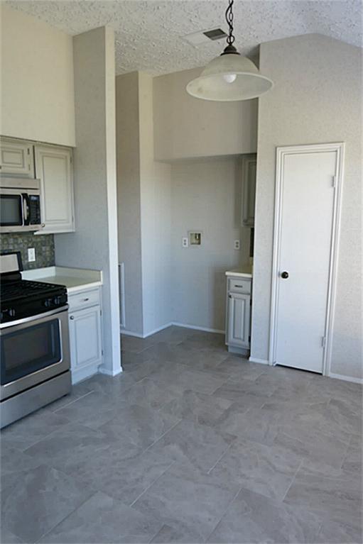 Building Photo - 15702 Roxton Ridge Dr