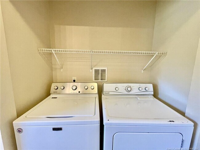 Foto del edificio - 621 Welsh Pl