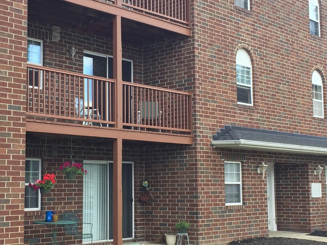 Outside View - 1150 Tollis Pkwy