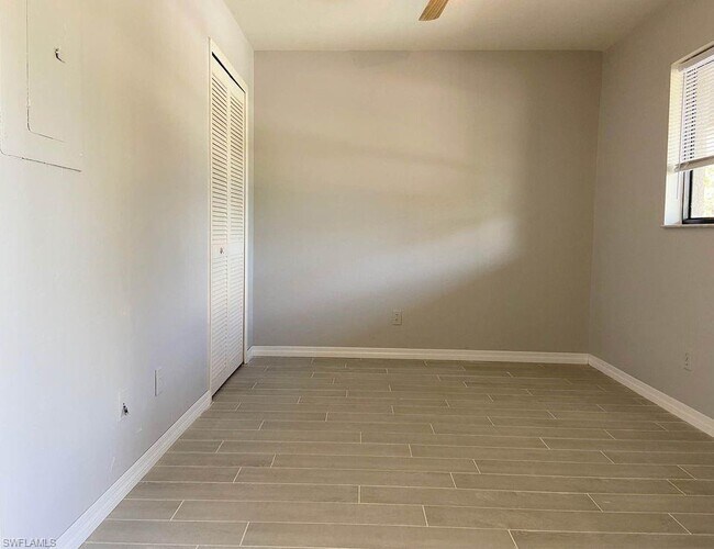 Foto del edificio - 130 Cape Coral Pkwy W