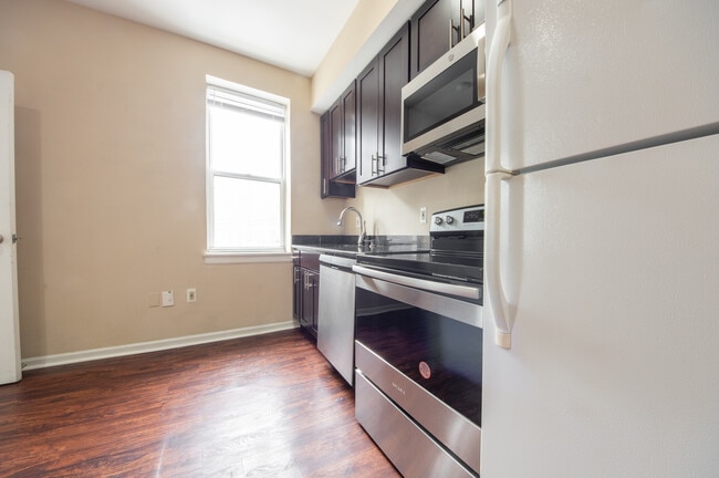 Building Photo - 2332 Frankford Ave