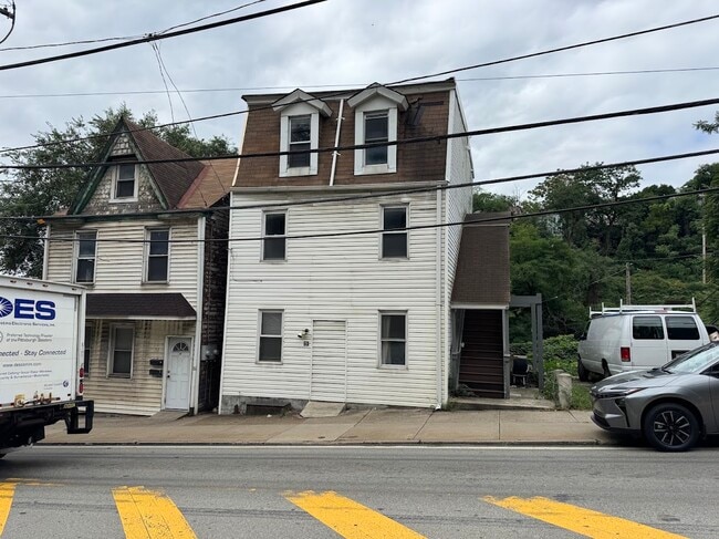 Building Photo - 53 Bates St