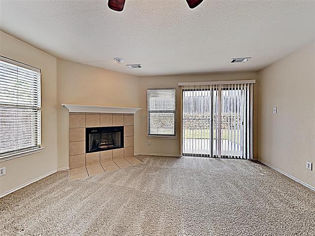 Foto del edificio - 5117 Meridian Ln