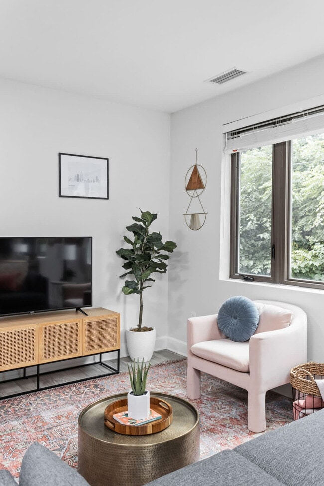 Building Photo - 5858 N College Ave