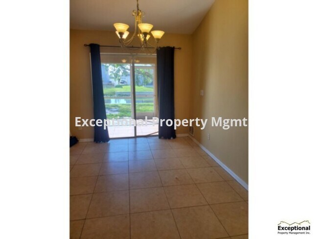 Foto del edificio - Large 4 Bedroom Home- Fresh Water Canal!