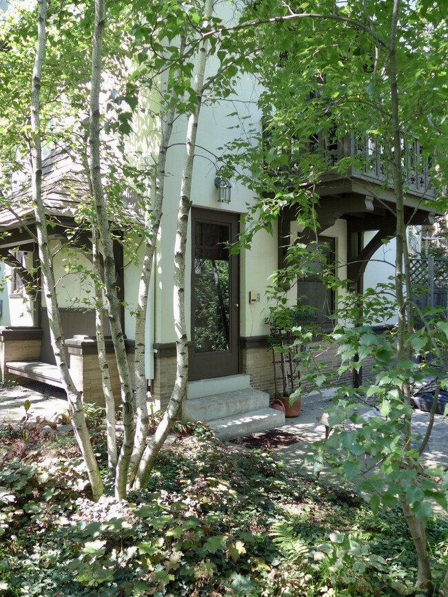 Building Photo - 1123 Ridge Ave