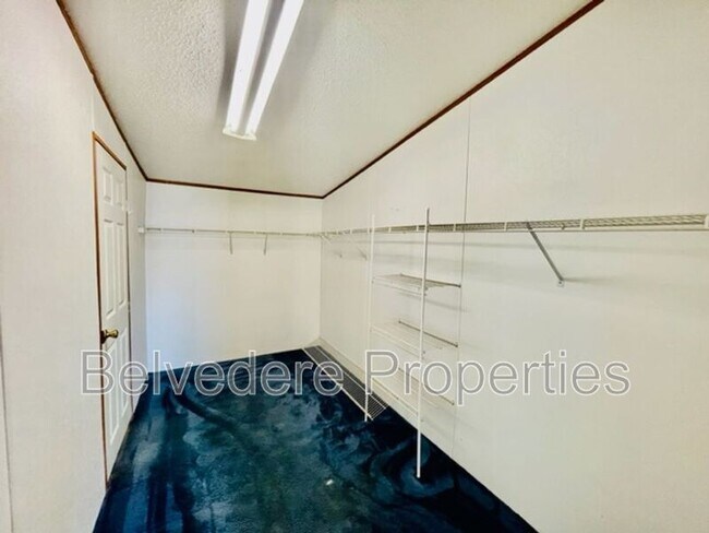Foto del edificio - 221 Oak Grove Church Rd