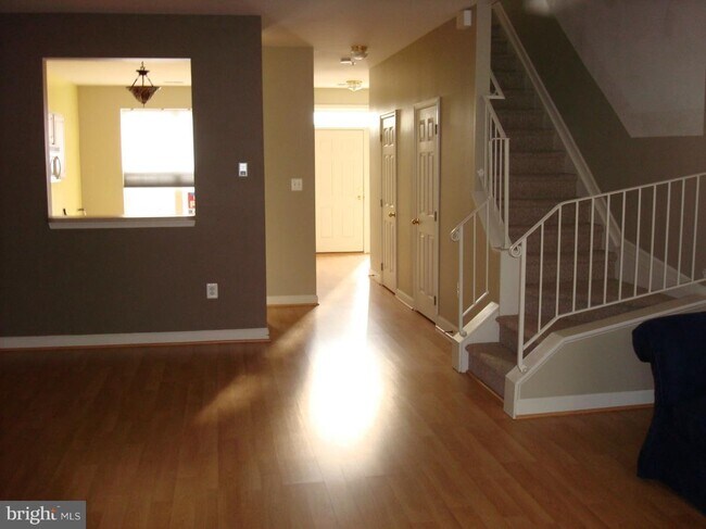Foto del edificio - 8708 Aspen Grove Ct