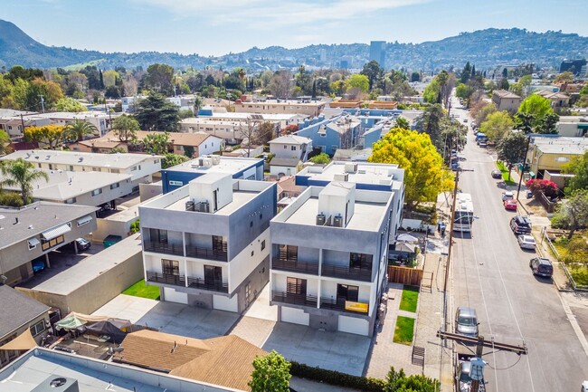 Building Photo - 5142 Riverton Ave