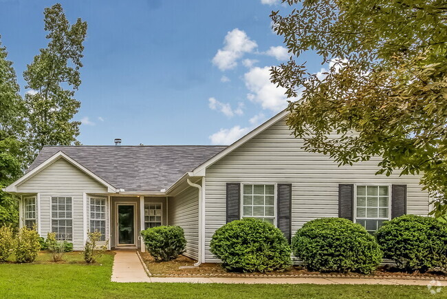 Building Photo - 155 Akers Lake Dr