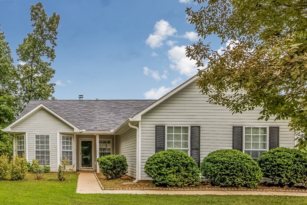 Foto principal - 155 Akers Lake Dr