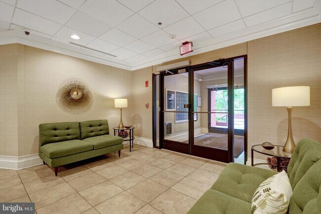 Foto del edificio - 1029 N Stuart St