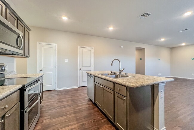 Building Photo - 1805 Tulipwood Dr