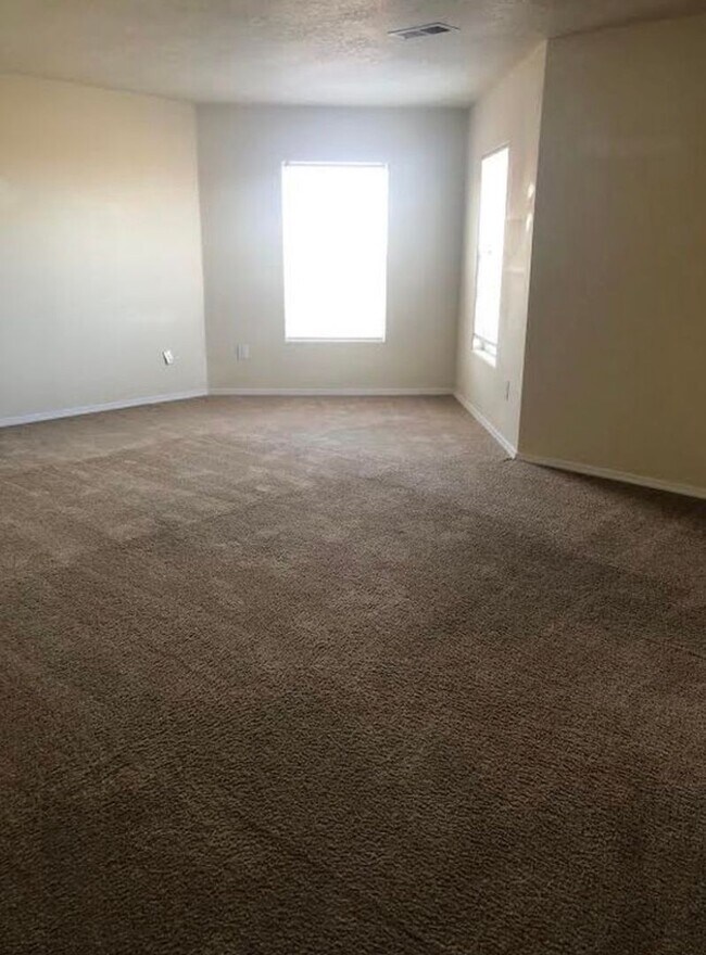 Building Photo - Spacious 5-Bedroom Home in Enchanted Hills – Rio Rancho