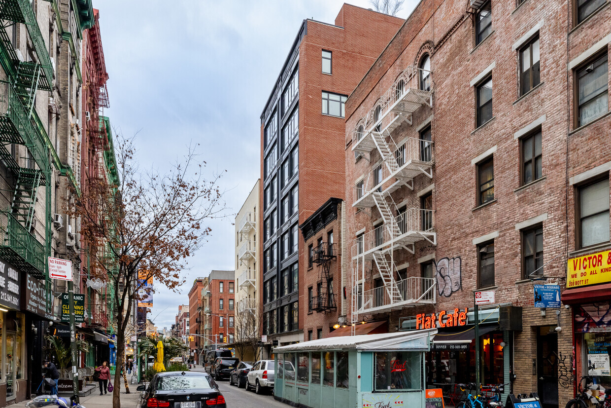 Primary Photo - 199 Mott St