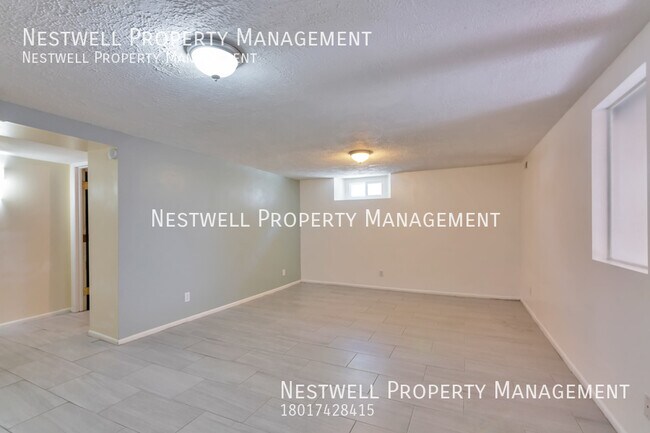 Building Photo - Great 2-bed Basement Apartment in Millcreek