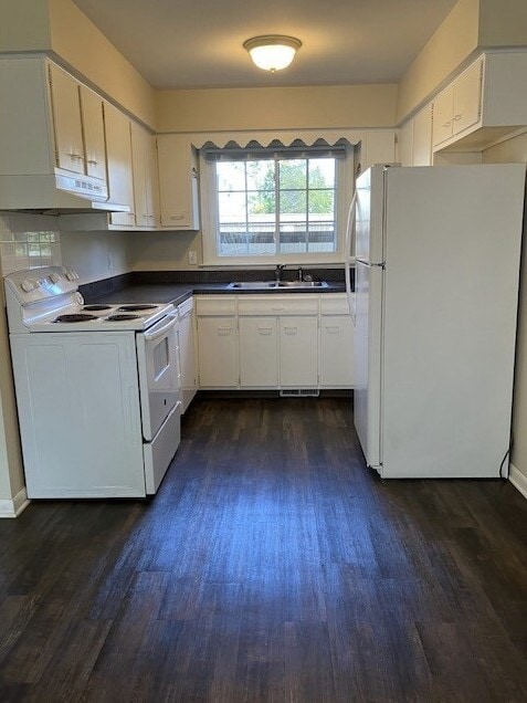 Kitchen - 1st Floor - 1741 Chief Okemos Cir