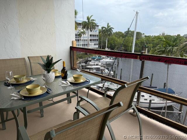 Foto del edificio - 1319 E Hillsboro Blvd
