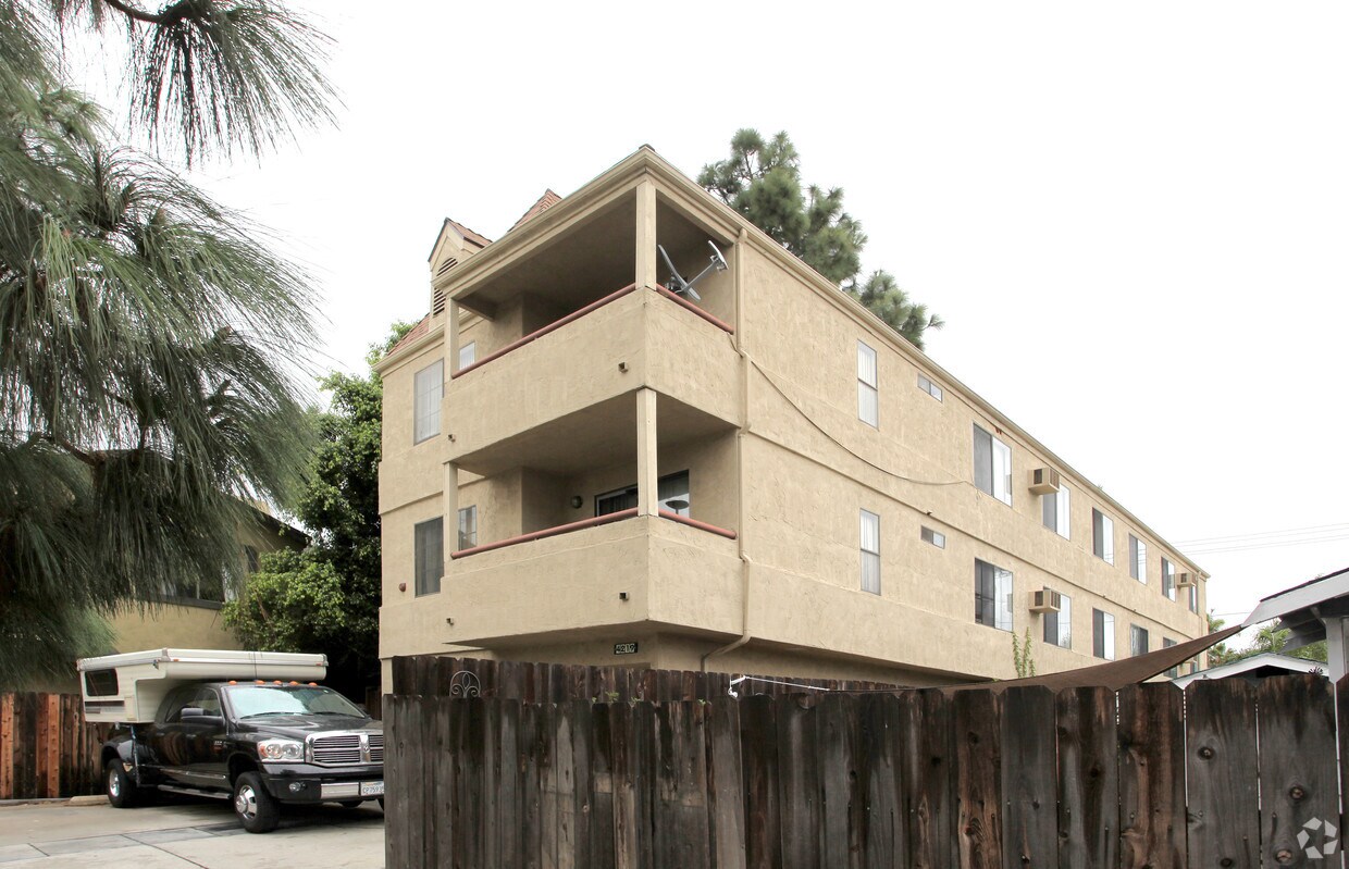 Building Photo - 4219 Illinois St