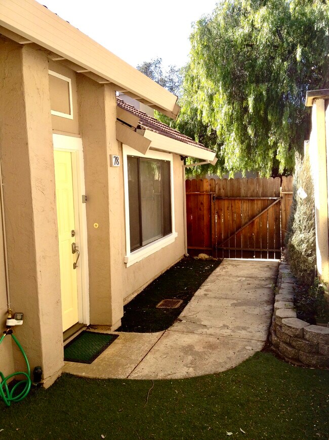 Gated Private Yard - 78 Del Prado Cir