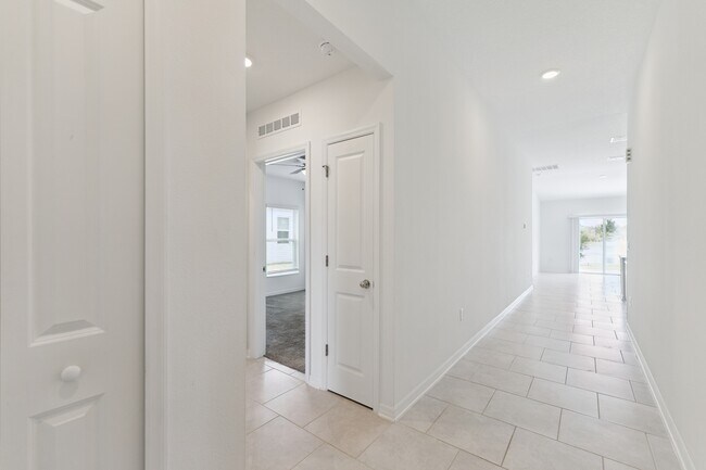 Building Photo - 3921 Willow Brk Dr