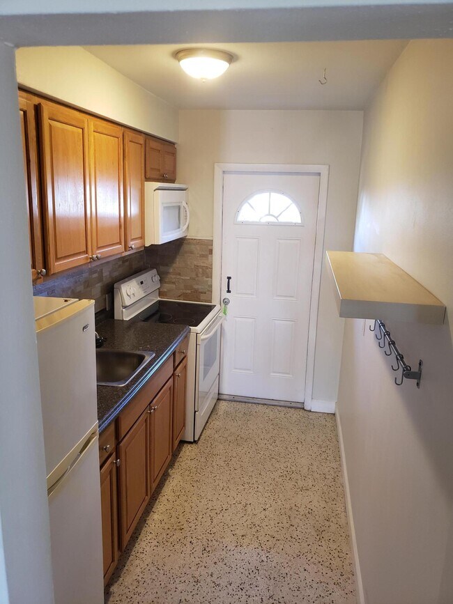 311 Inlet Way Unit 2, West Palm Beach, FL 33404 Apartment for Rent in