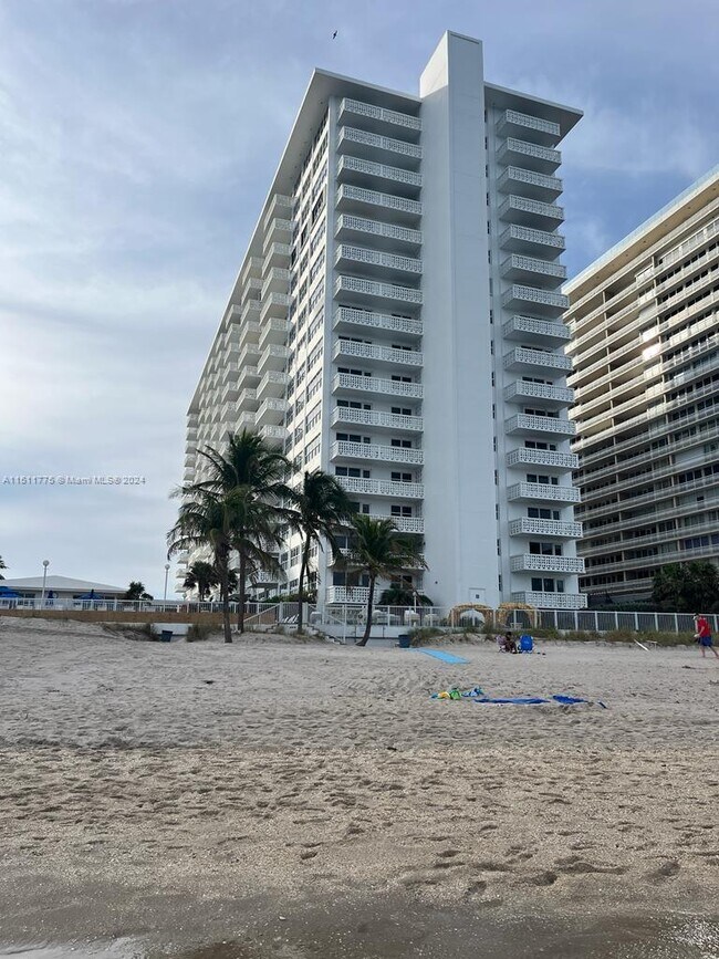 Building Photo - 4010 Galt Ocean Dr
