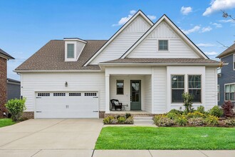 Building Photo - 3016 Shandor St