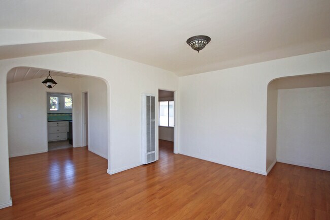 Foto del edificio - 409 N Monterey St