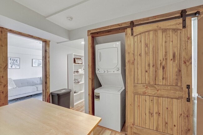 Foto del edificio - Gorgeous Lock-off on top of Mt Baldy, 2BD/2BA