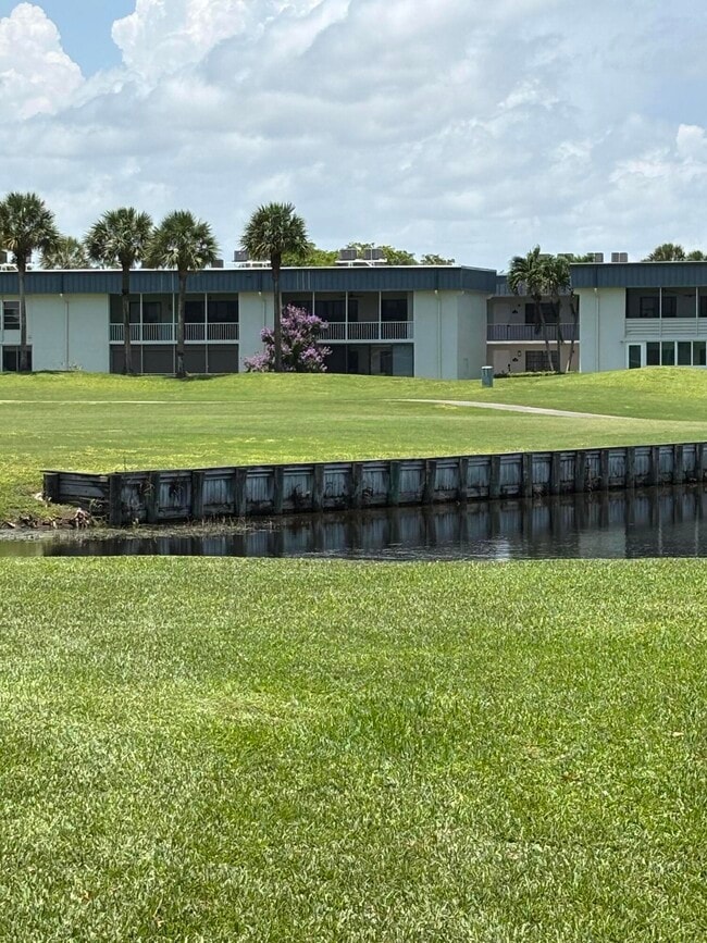 Building Photo - 489 Flanders Dr