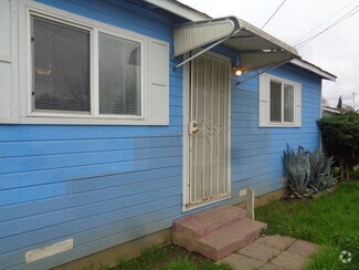 Building Photo - 5520 Cottonwood Ave