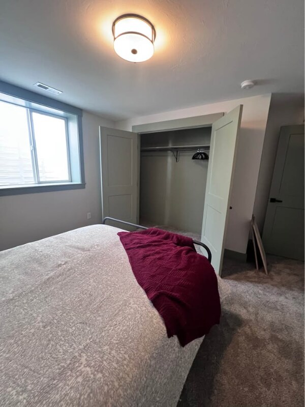 Foto del edificio - 420 W 18th St