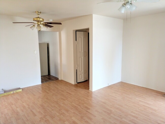 Building Photo - $1295.00 - 2 bedroom 1 bathroom house in c...