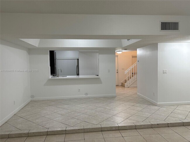 Foto del edificio - 658 NE 195th St