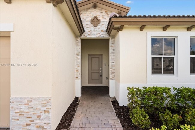 Building Photo - 2310 SE 28th Dr