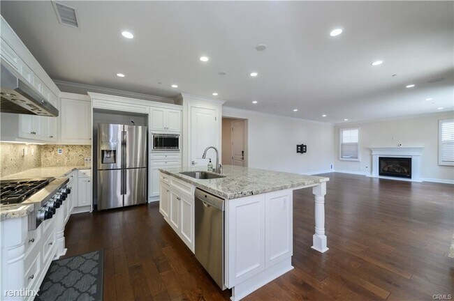 Building Photo - 4 br, 4 bath House - 73 Hazelton