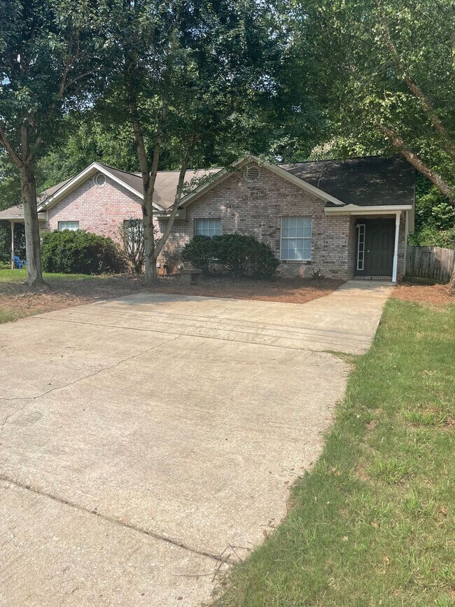 Foto del edificio - Comfortable 2 Bed / 2 Bath Home with Fenced Yard!