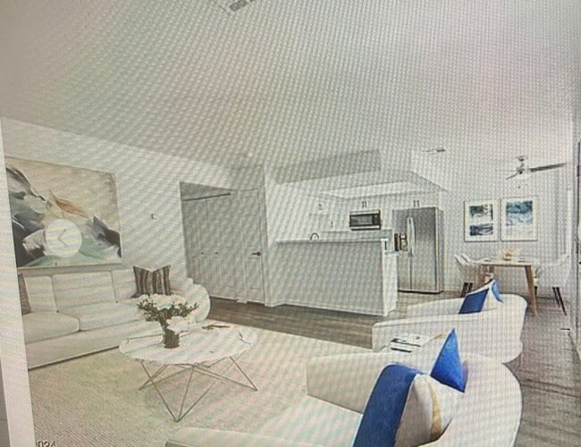 Building Photo - 2232 Benmore St