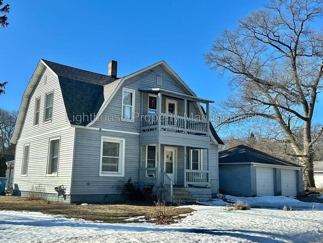 Building Photo - 2550 Crozier Ave