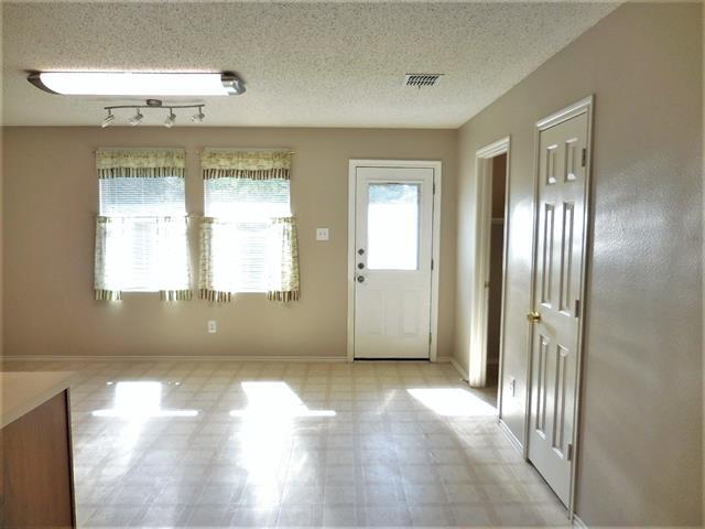 Foto del edificio - 5721 Thoroughbred Trail