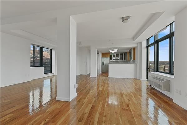 Building Photo - 3210 Riverdale Ave