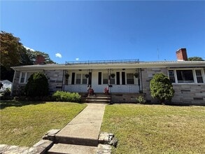 Building Photo - 1089 Plainfield St