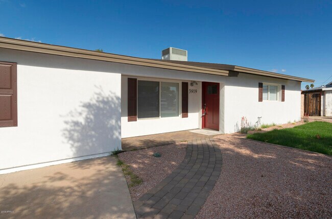 Foto del edificio - 3919 N 85th St